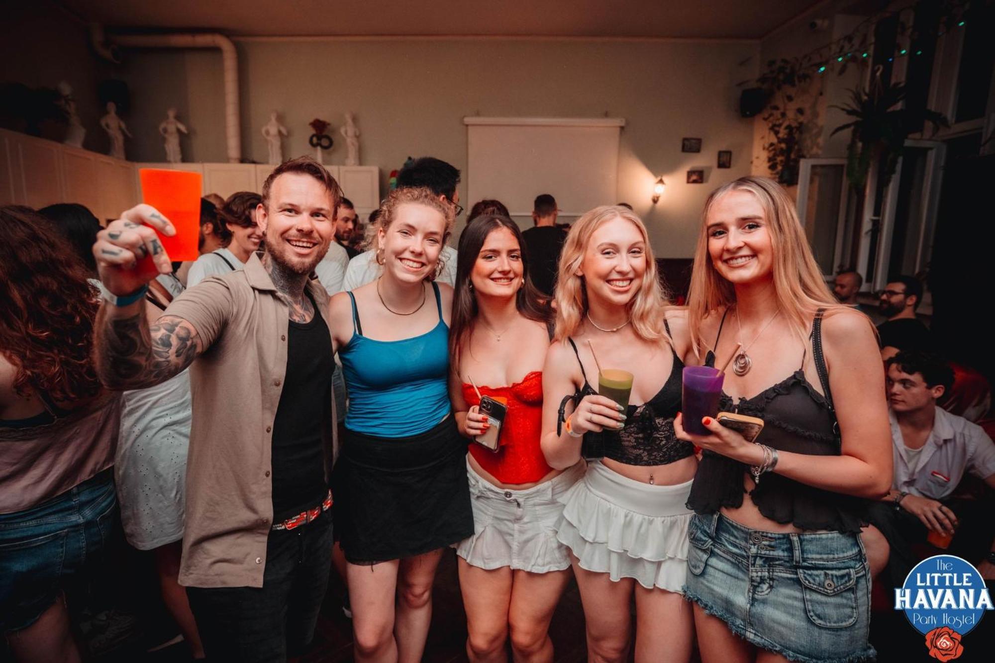 The Little Havana Party Hostel — Fotos 3